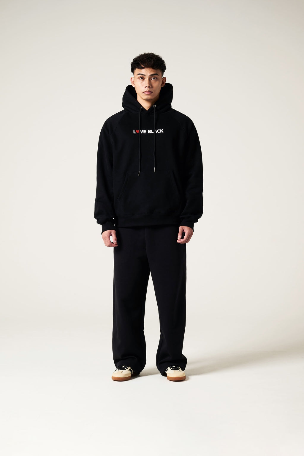 HOODIE - L♡VE BLACK