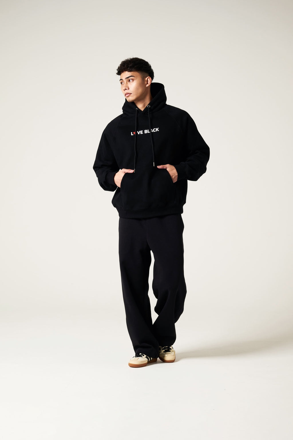 HOODIE - L♡VE BLACK