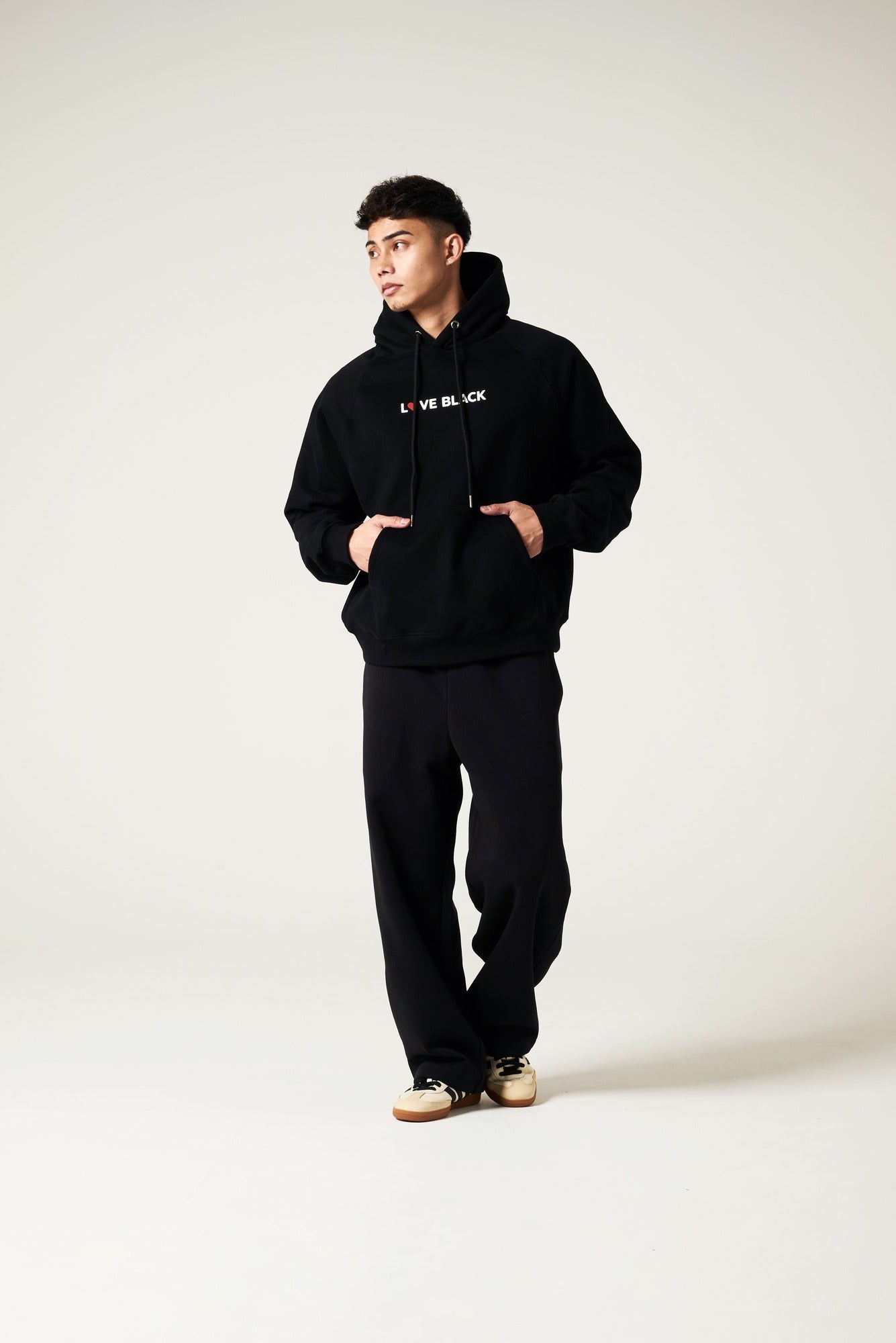 HOODIE - L♡VE BLACK